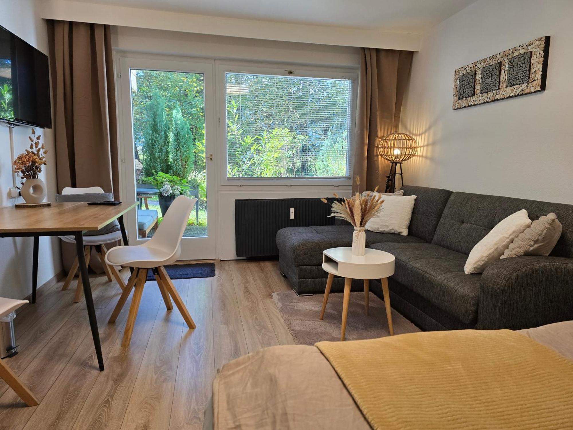 Erholungs- Apartment Am Kurpark & Therme Bad Urach Buitenkant foto